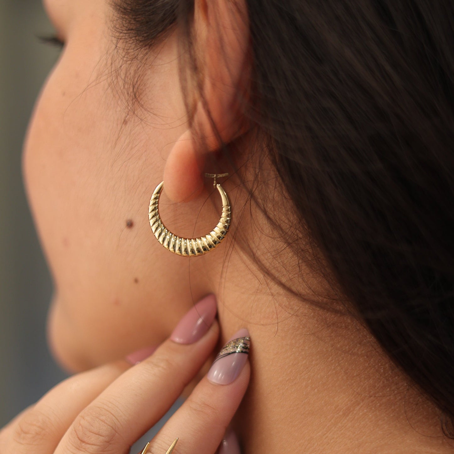 Twirl Glow Hoops Earing